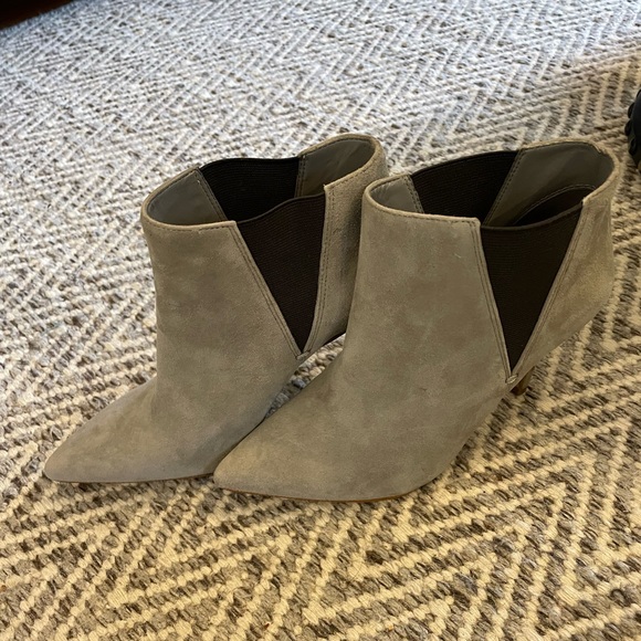 Like new Nine West ankle boots, size 5.5 - Picture 2 of 4